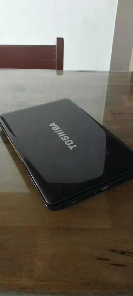 Laptop toshiba core i3 RAM 2 gb SSD 128