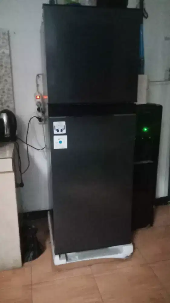 Kulkas Toshiba 2pintu