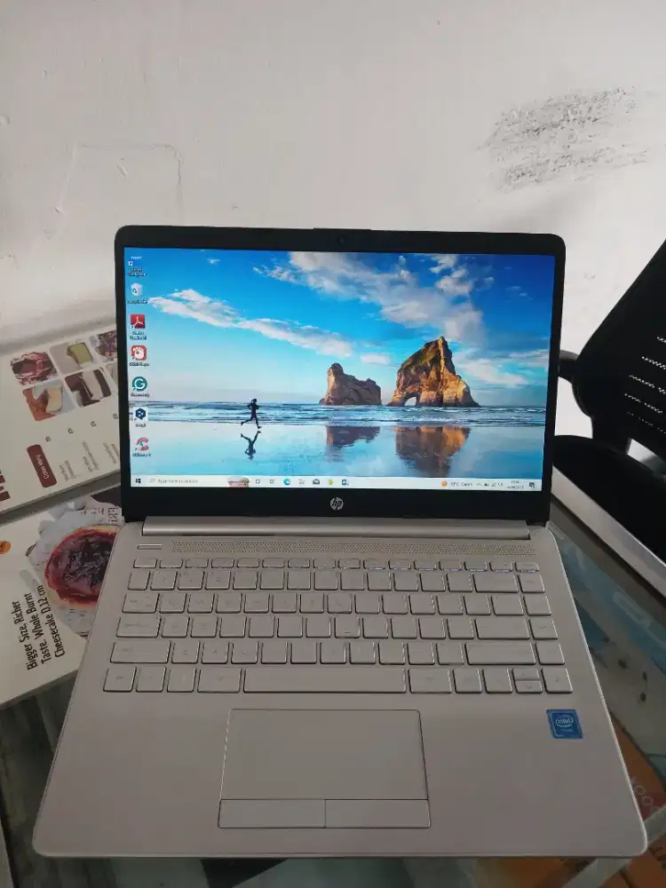 Laptop HP 14s Intel 4205U Ram 4 Ssd 256