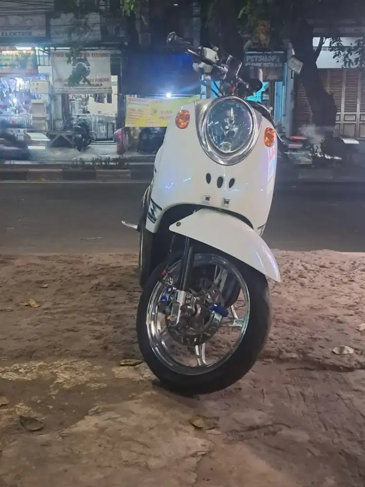 Yamaha fino warna putih