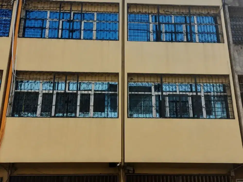 Dijual / Disewakan Ruko Gandeng Strategis Siap Usaha di Pinggir Jalan Raya Taman Sari Raya, Jakarta Barat – Cocok untuk Kantor, Toko, atau Investasi!