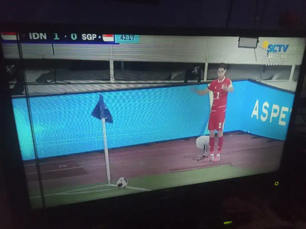 Tv led Toshiba 32in dan STB luby tinggal pake.remot tv ada.seauai foto