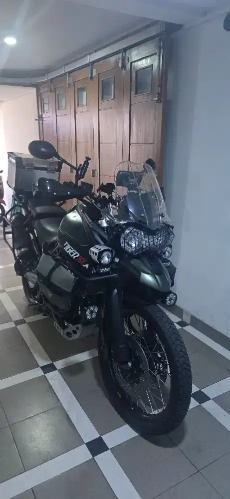 Jual Triumph Tiger 800 XCA (tipe tertinggi) 2015