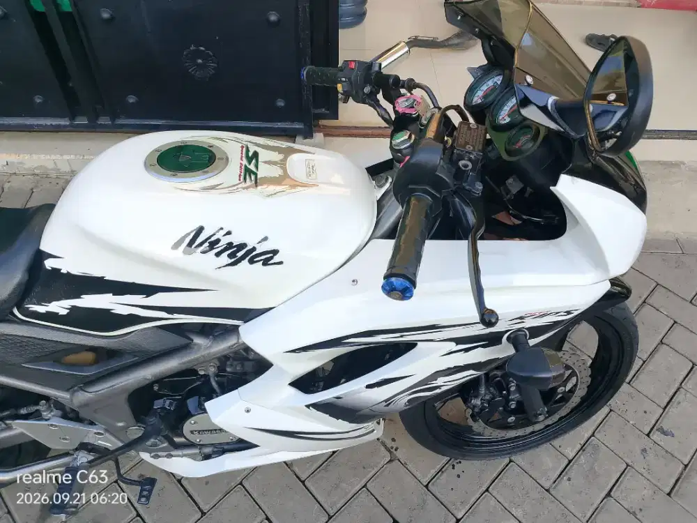 Kawasaki ninja rr SE putih tahun 2013