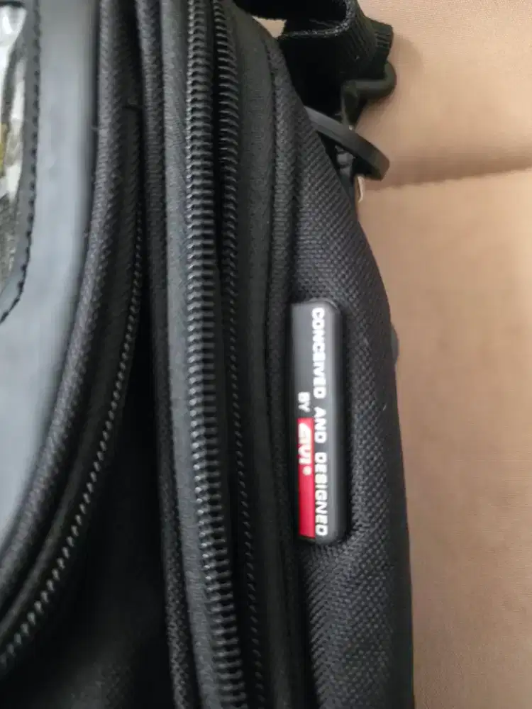 Tas motor merk givi