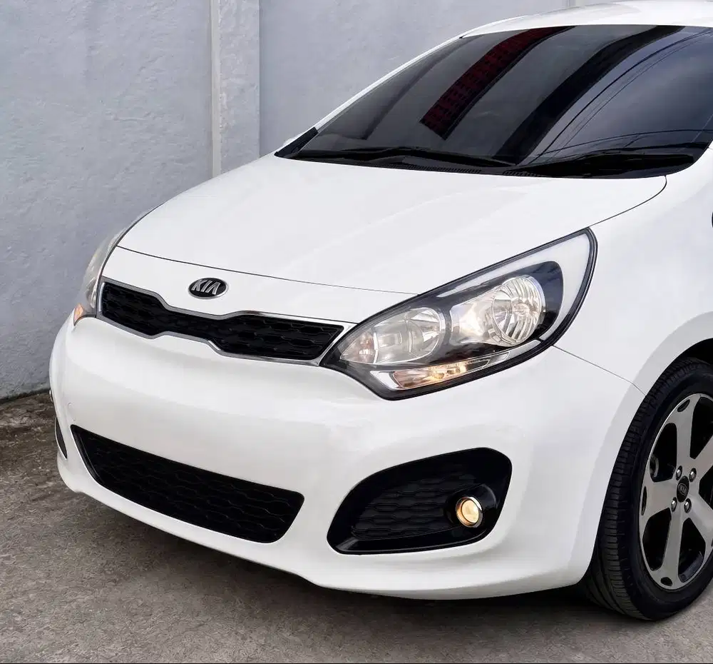 Kia Rio 2014 M/T Hatchback