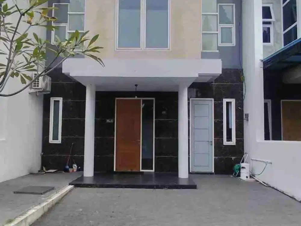 Under Apprasial ‼ Rumah Cantik di Raya Bumi Tengger Kandangan Benowo dekat Citraland