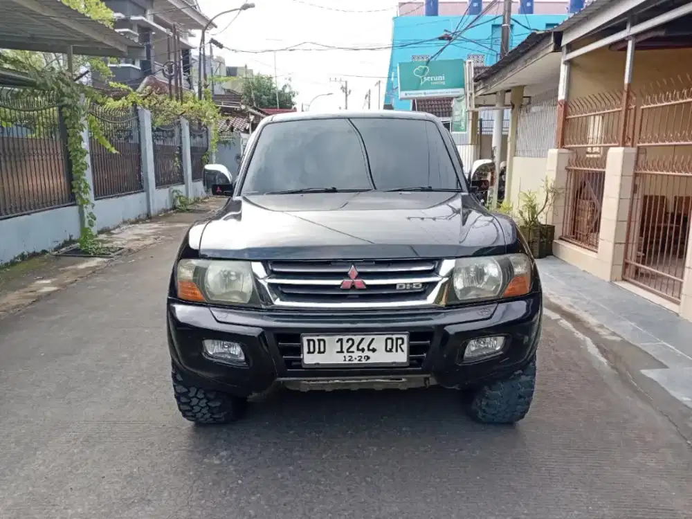 Pajero 4x4 solar tahun 2000