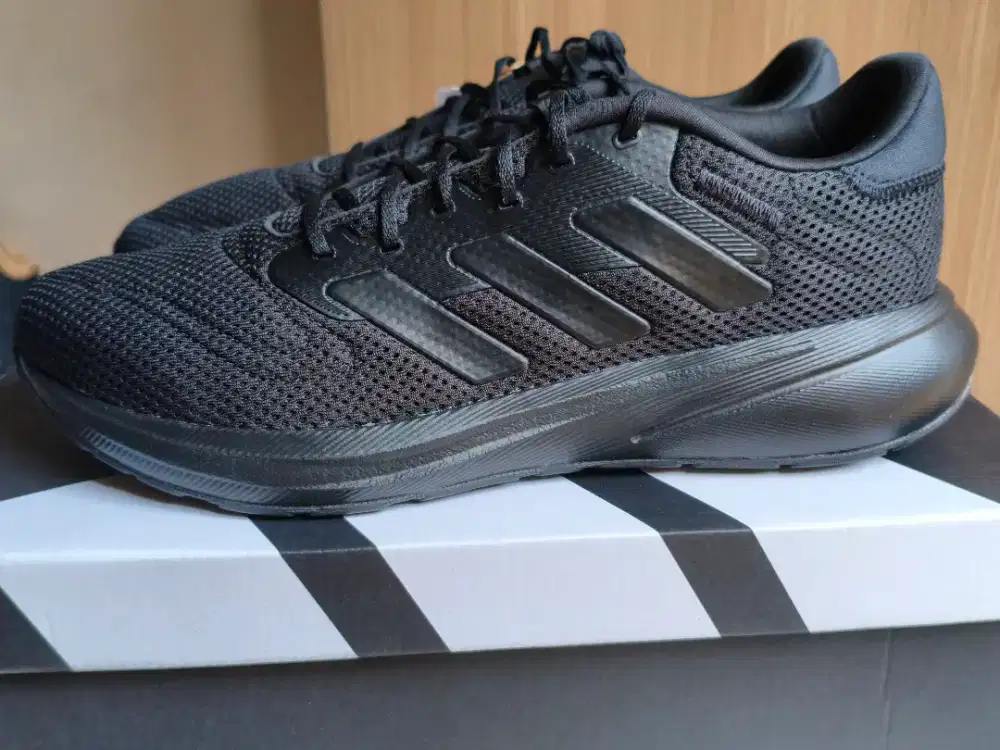 [Kondisi Second Like New] Sepatu Adidas Response Runner size 44 2/3