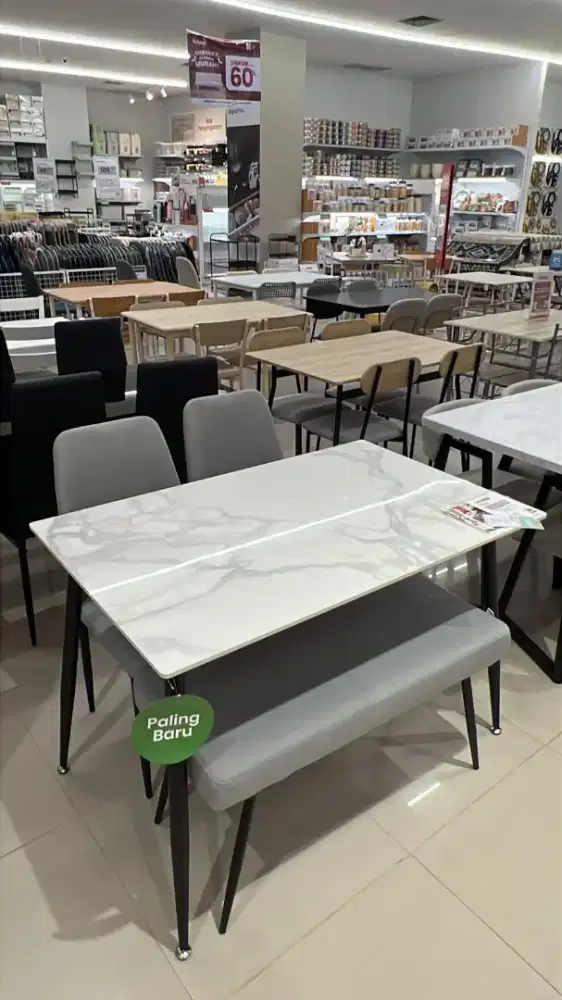 Meja makan Milav selma