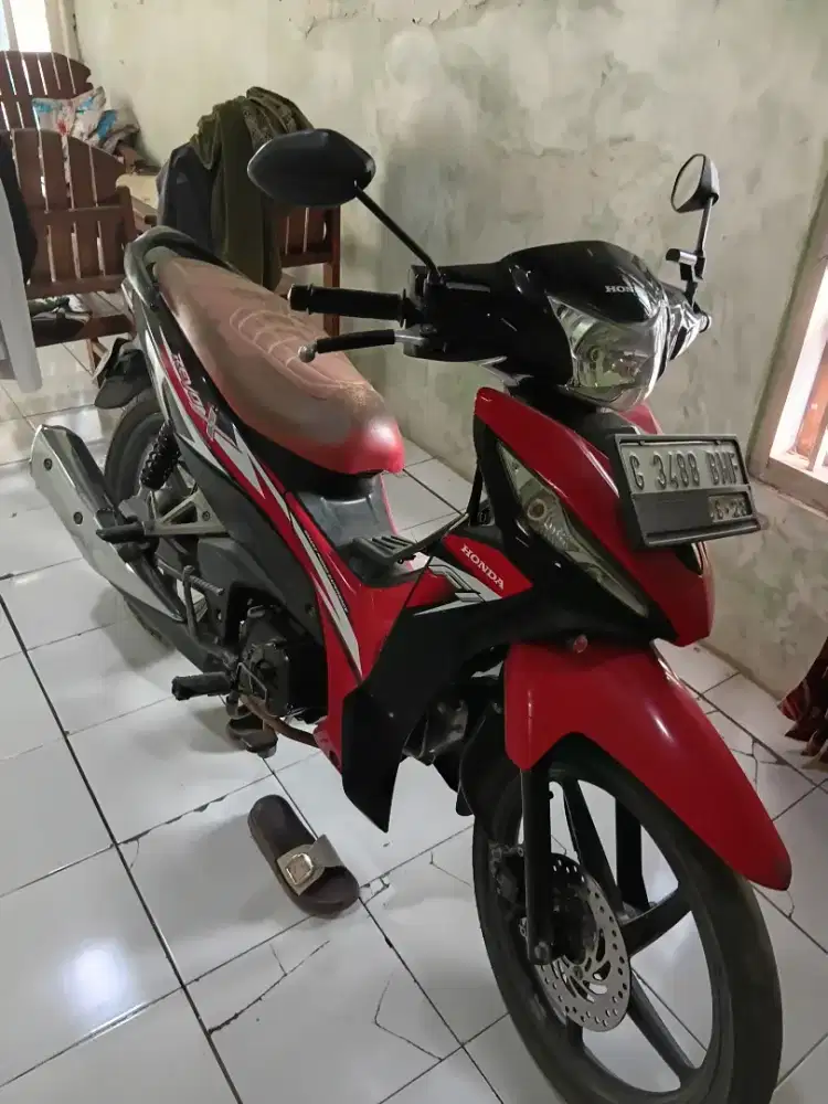 Revo th 2023 kondisi 80% mulus