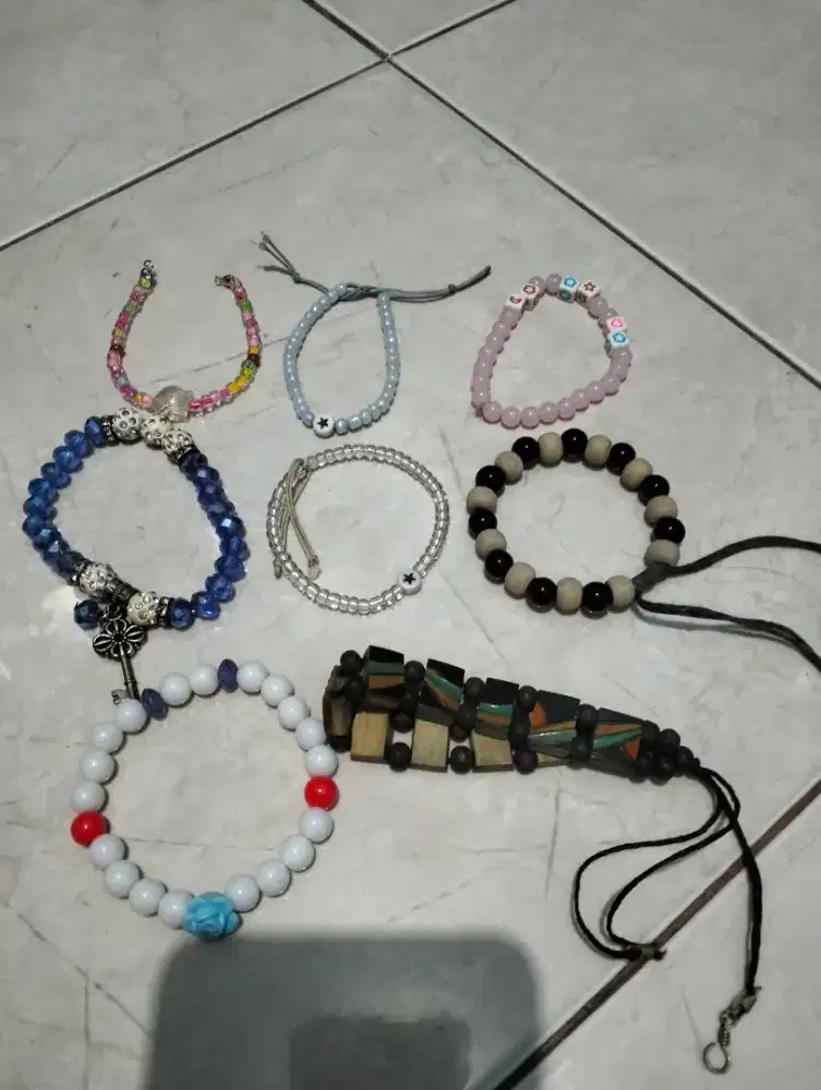 Gelang perempuan