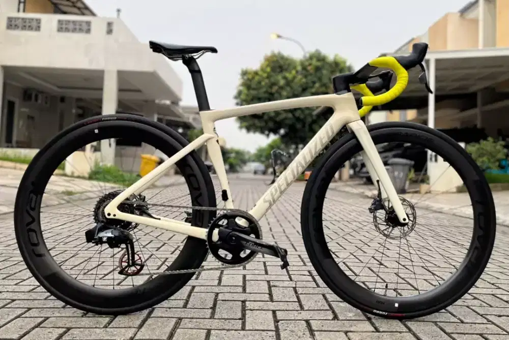 Sepeda Specialized Tarmac SL8 2022