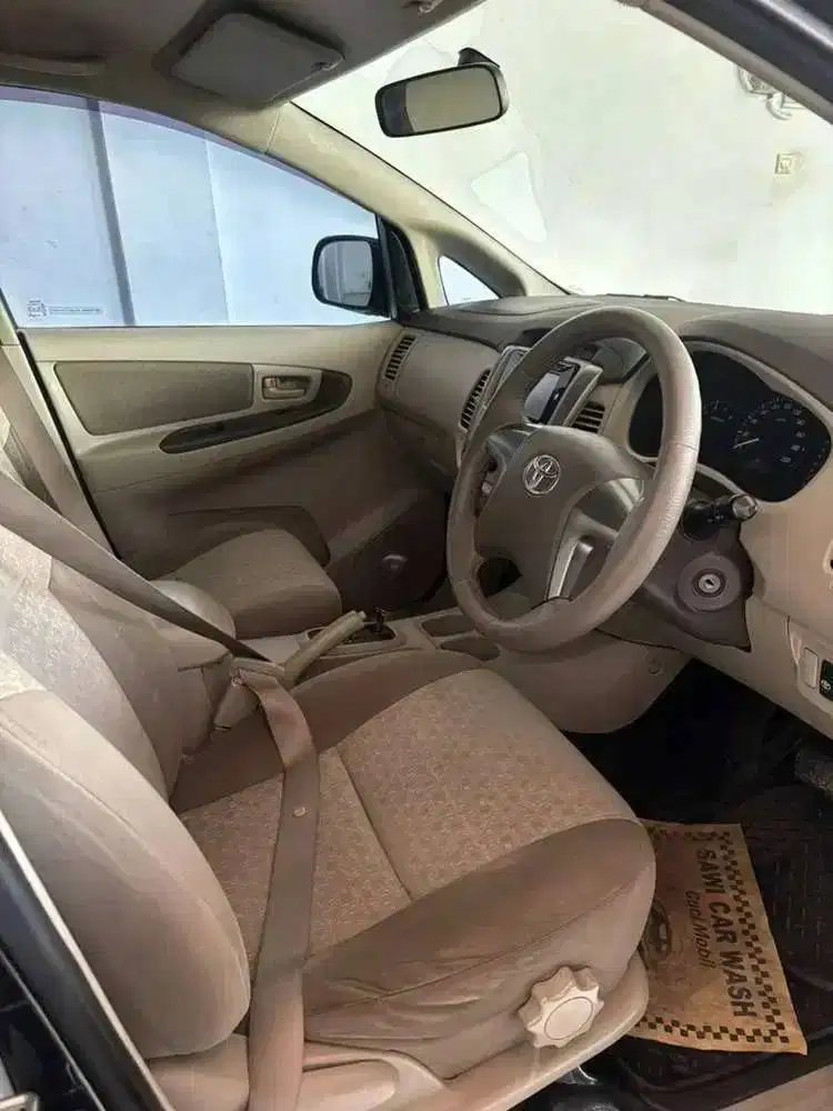 toyota kijang innova (2015)