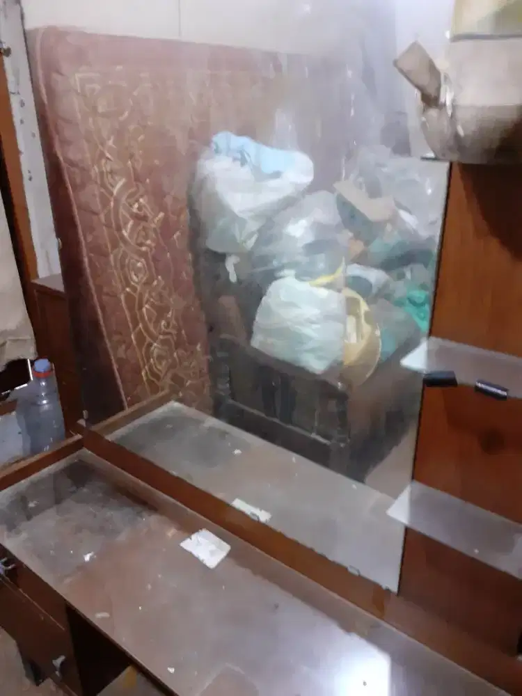 Dijual Butuh Uang:Meja Rias bahan jati tua(asli 100%)