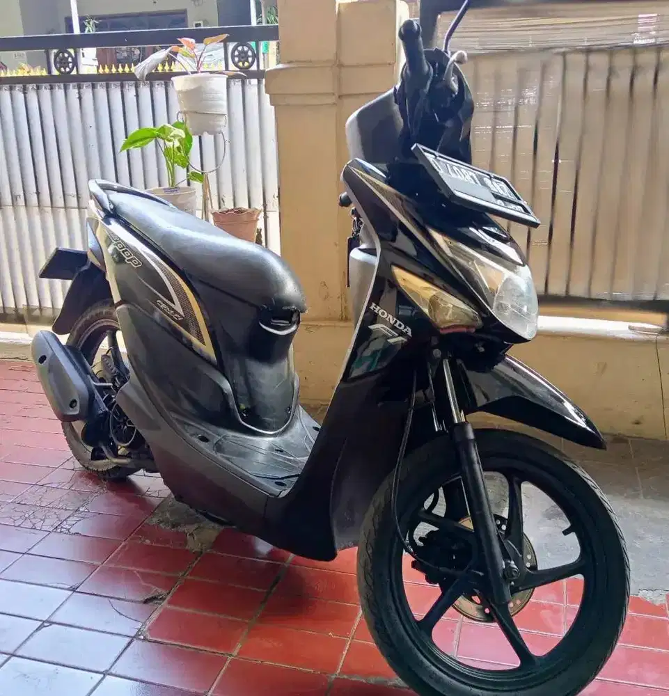 Honda Beat Fi 2016 warna Hitam ori mulus siap pakai.