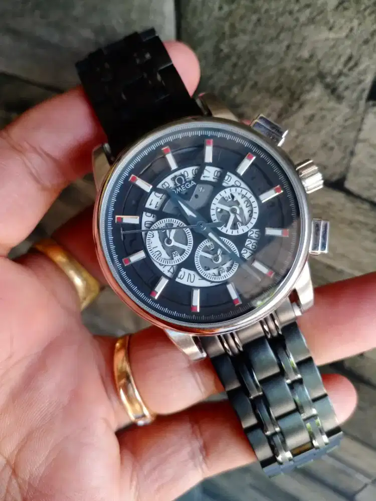 Jam pria Omega crono aktif lok juanda