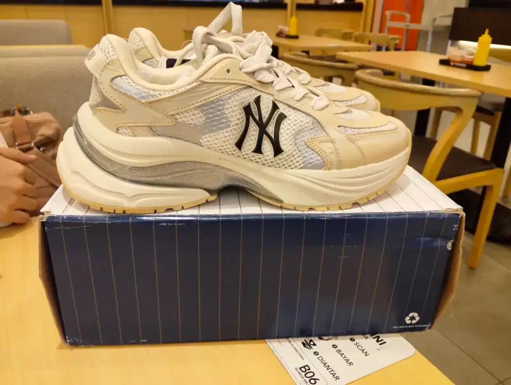 Sepatu MLB size 42 Original