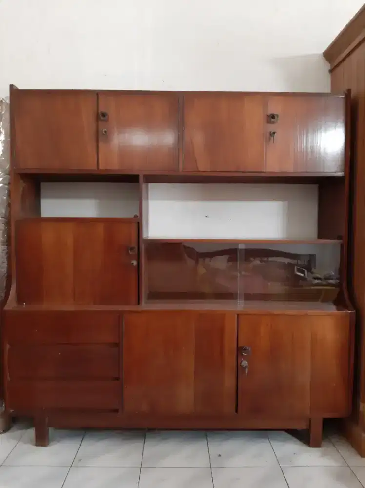Di Jual Lemari Jati Antik