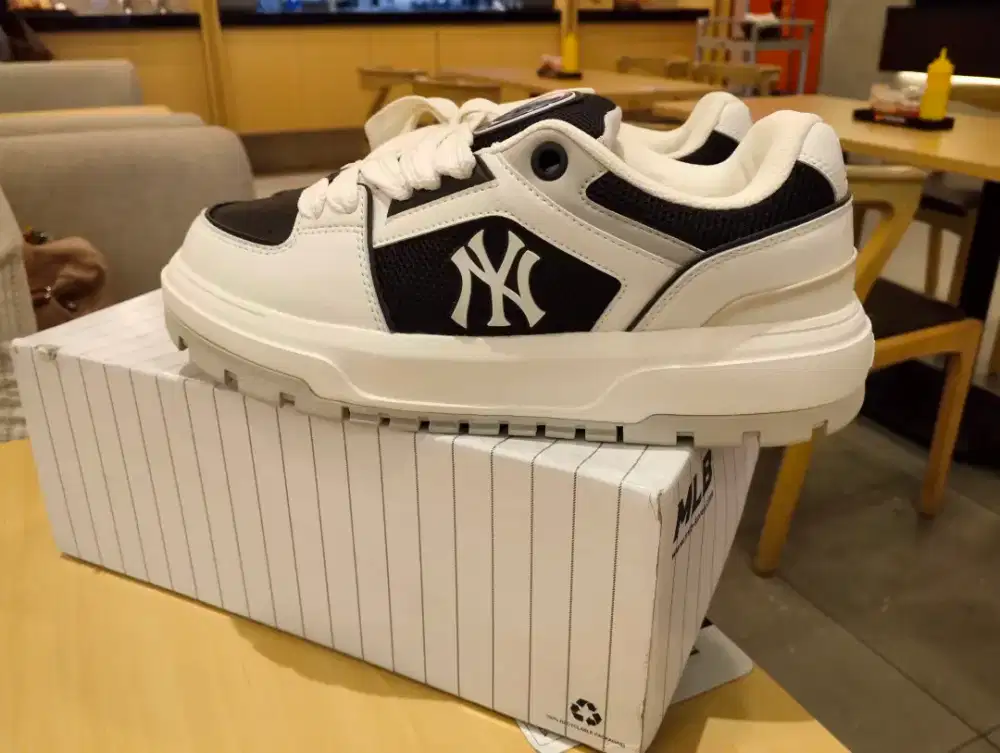 Sepatu MLB Chunky Liner Wide NY Size 42