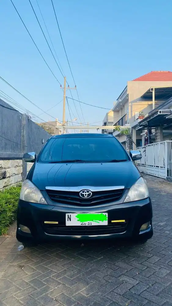Innova diesel G AT hitam pajak baru siap pakai