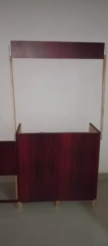 Meja untuk jualan baru