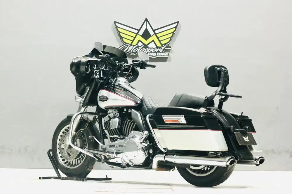 Harley davidson Ultra Classic like new Dyna Road Glade fatboy fatbob
