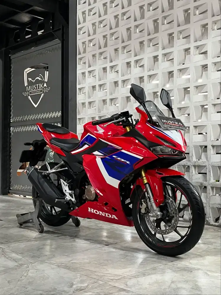 HONDA CBR 150R 2024 NIK 2023 - Chintia Mustika