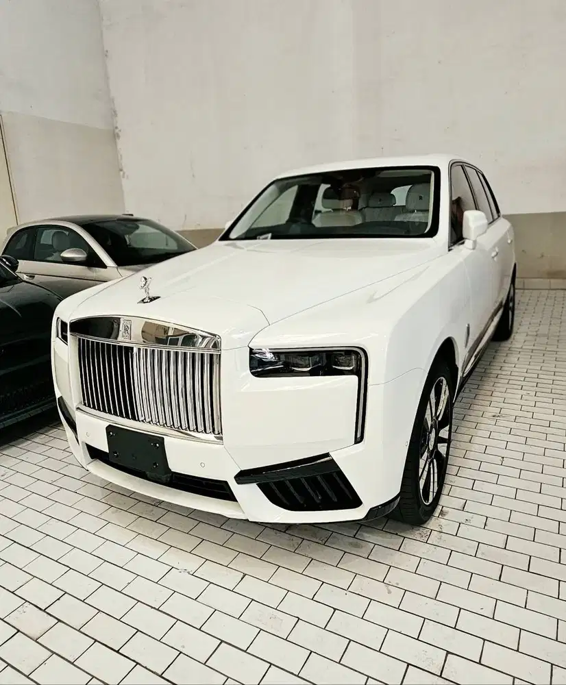ROLLS ROYCE CULINAN SERIES II 2025 English White On Grace White. READY
