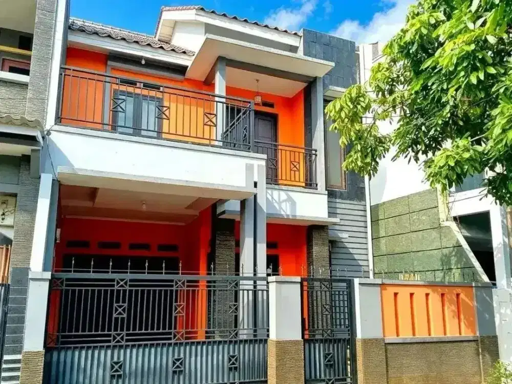 RUMAH 2 LANTAI SIAP HUNI DENGAN GARASI & TAMAN DI PTB DUREN SAWIT – JAKARTA TIMUR