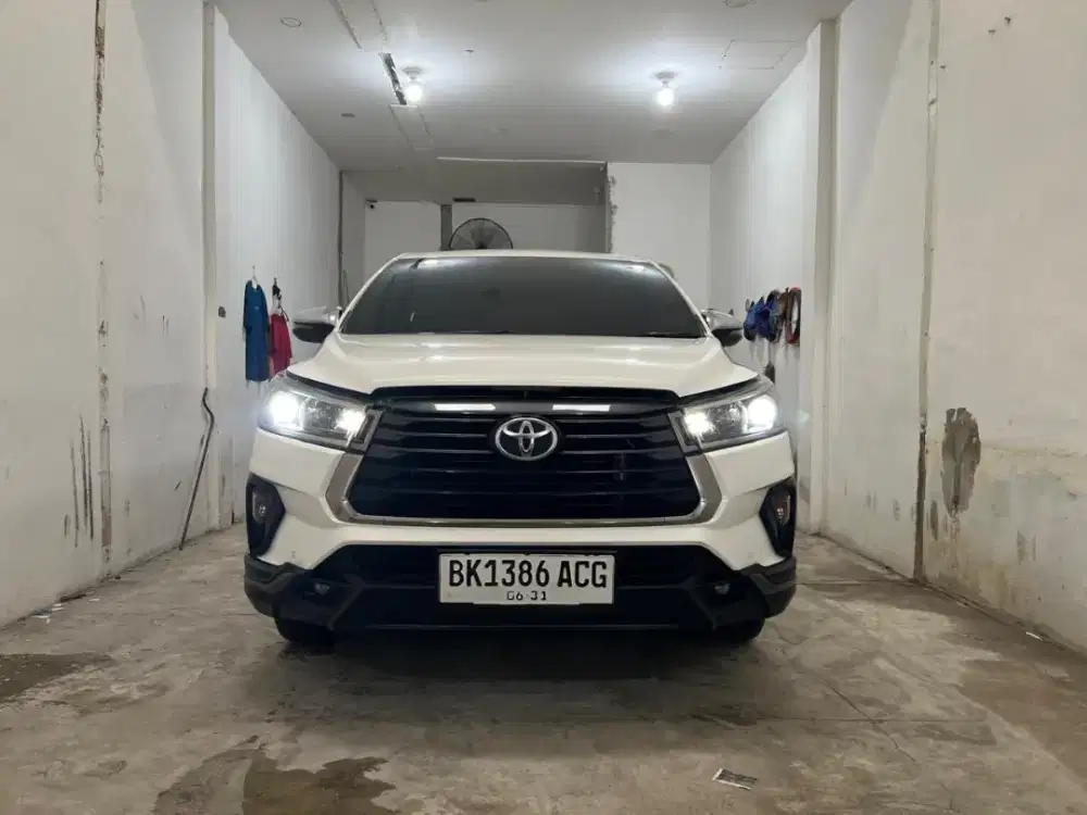 Toyota Innova venturer bensin matic 2021