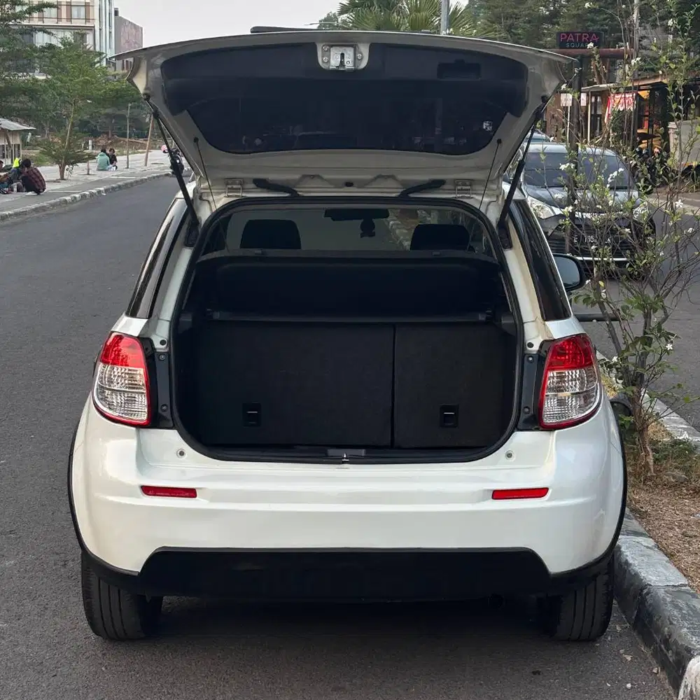 SUZUKI SX4 X-OVER 2009 MATIC Low KM 95rb