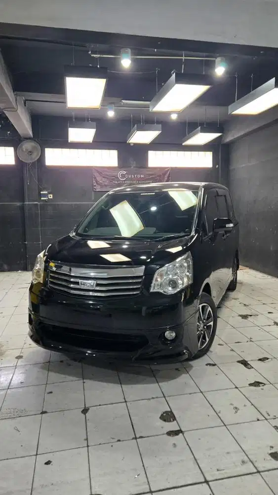 TOYOTA NAV1 / VOXY [ V LTD 2016 ]