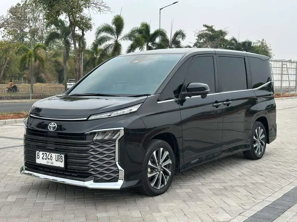 Toyota Voxy 2025 Bensin