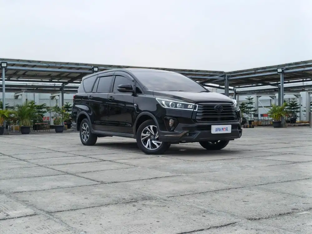 Toyota Innova Reborn 2.0 V Matic Bensin AT 2022 Hitam KM 60RB
