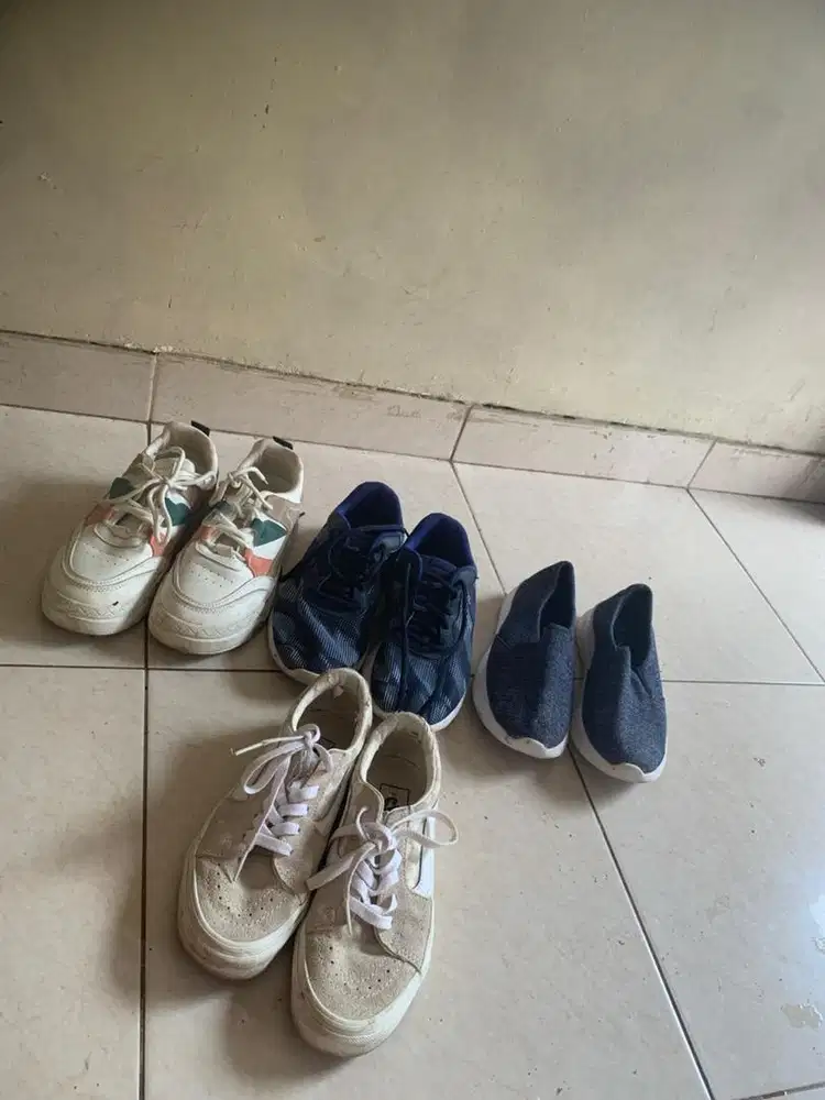 sandal pesta dan sepatu sport wanita size 37-38