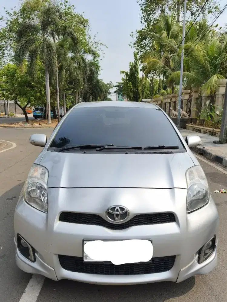 Toyota Yaris S AT 2012