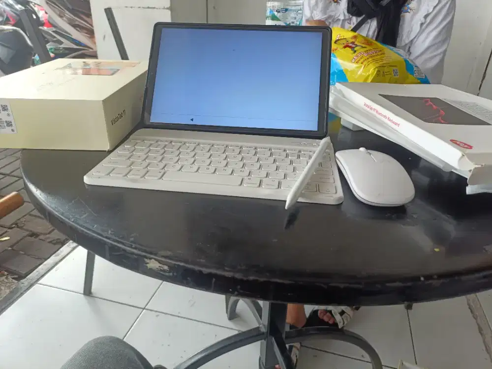 itel vista tab 11 4G tt bt