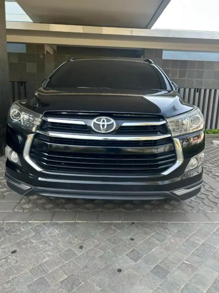 Toyota inova reborn 2017 hitam