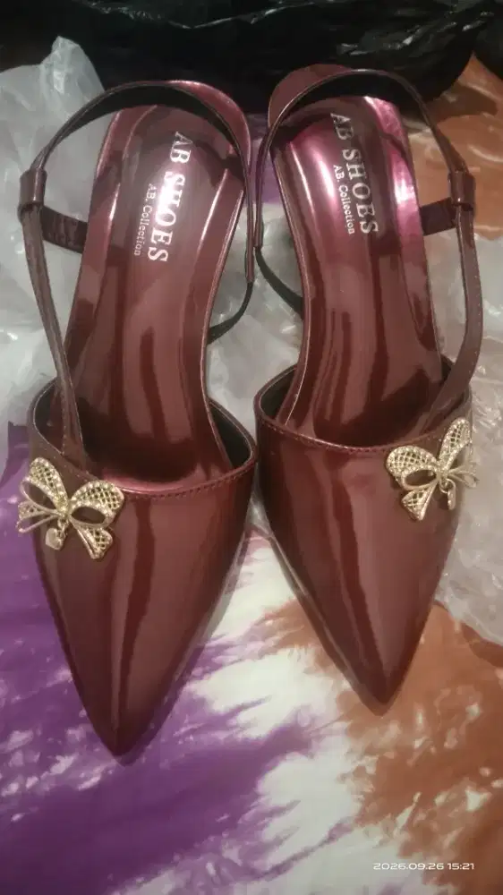 size 38 warna maroon