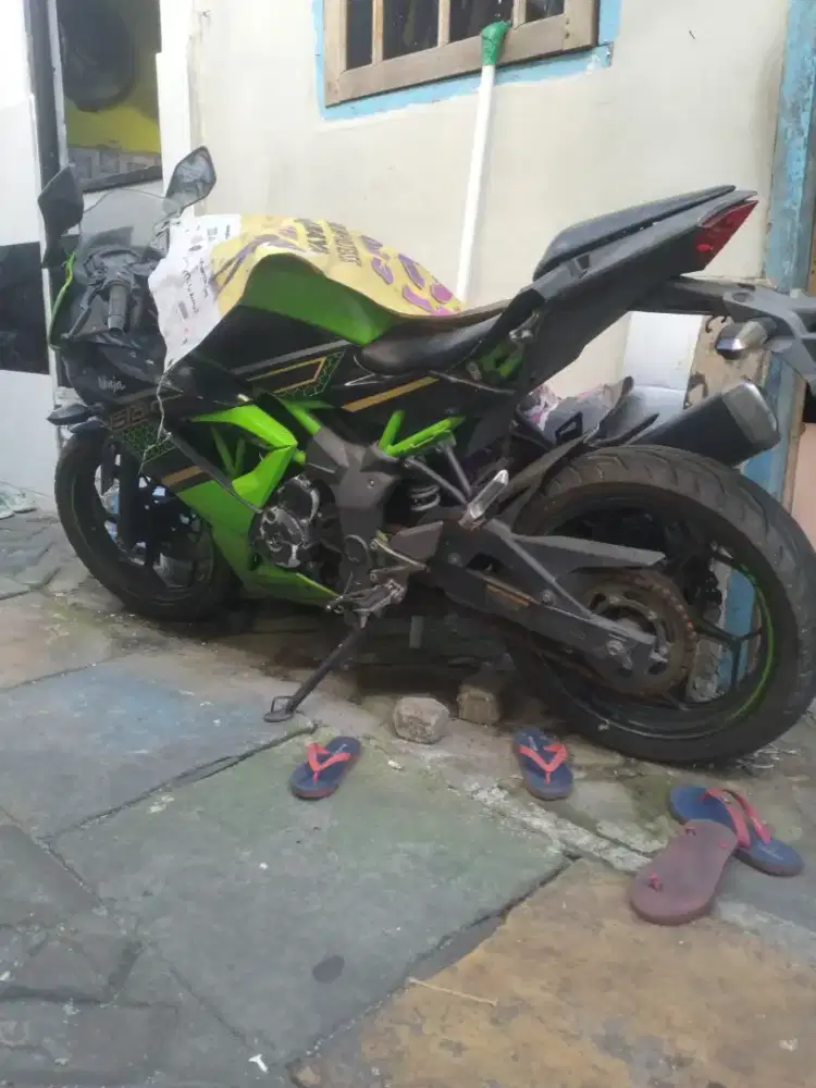 Kawasaki ninja 250SL KRT