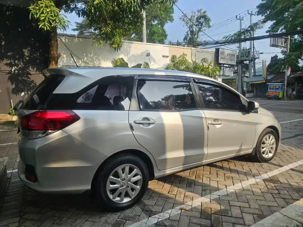HONDA MOBILIO SILVER E AT 1.5 — 2014 PLAT D