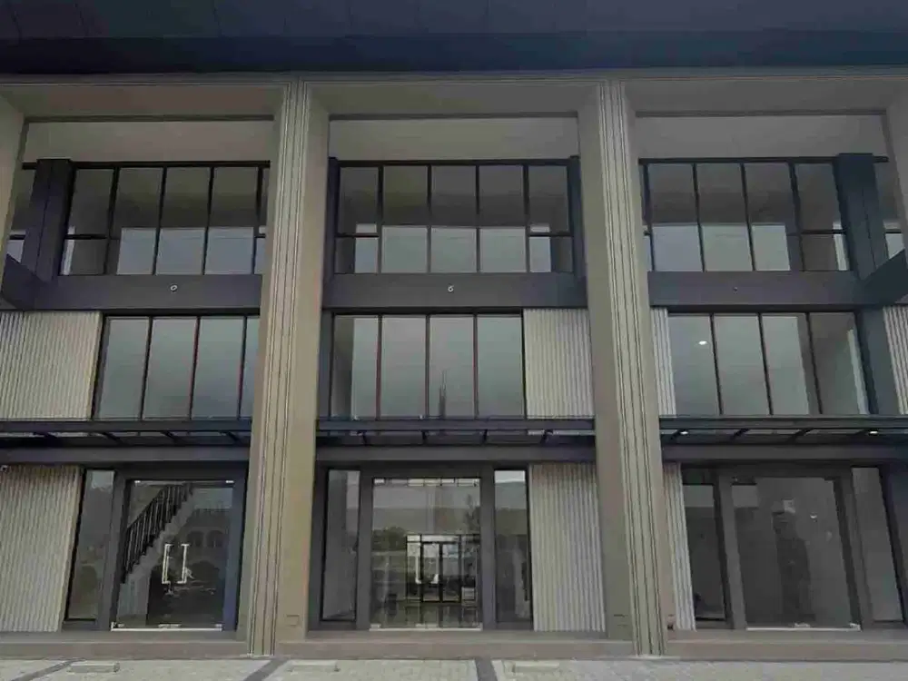Dijual atau Disewakan Ruko Hampton Studio Loft Gading Serpong Semi Furnished 3,5 Lantai
