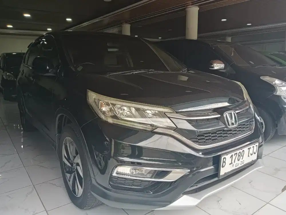 Honda CRV 2.4 At DP 10jt tahun2015