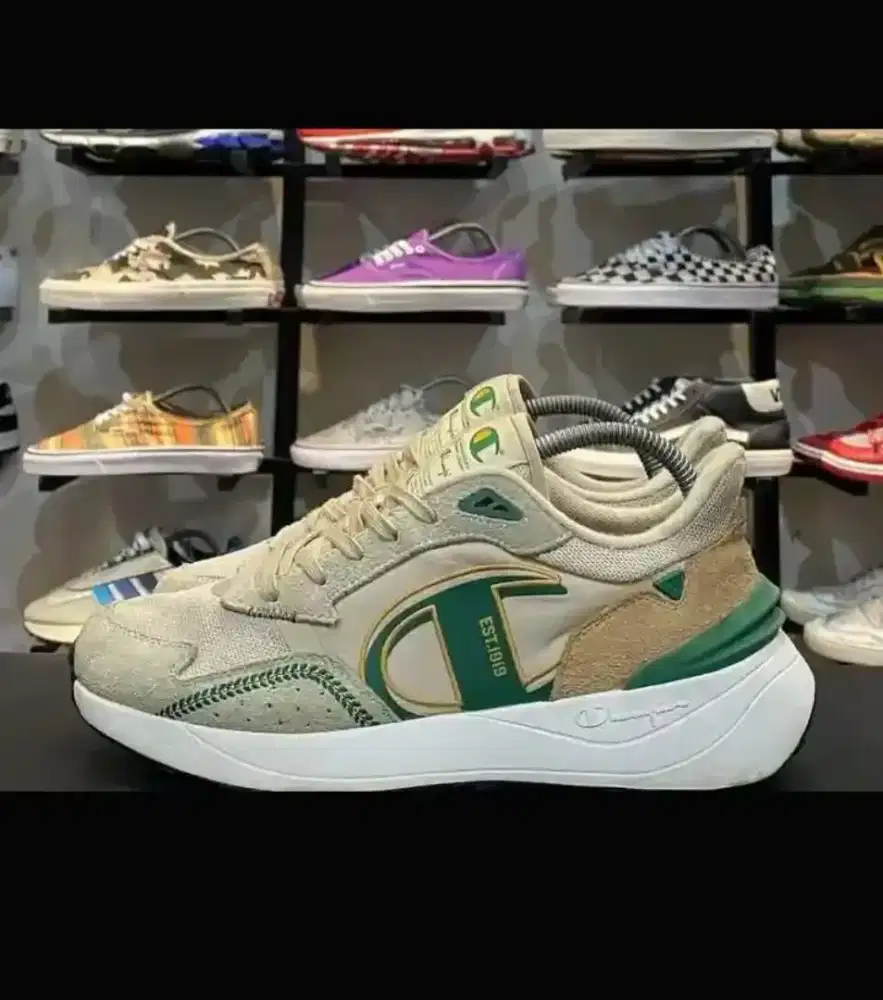Sepatu champion size 41