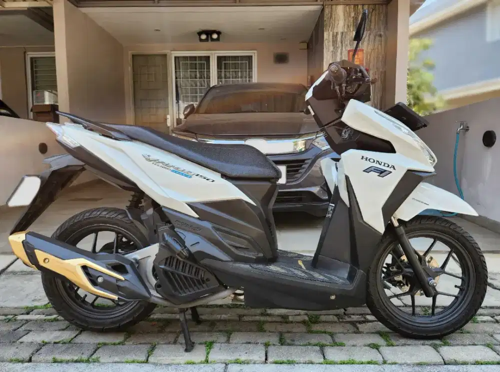 DIJUAL Honda Vario 150 FI Tahun 2016 Warna Putih - Like New! KM 29.000
