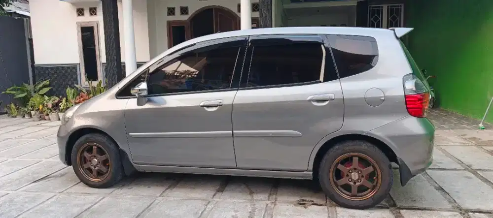Honda Jazz i-DSI 2006 Matic Abu-Abu, Siap Pakai!