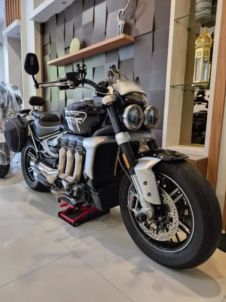 Triumph Rocket 3 GT 2500cc,odo 3 rb