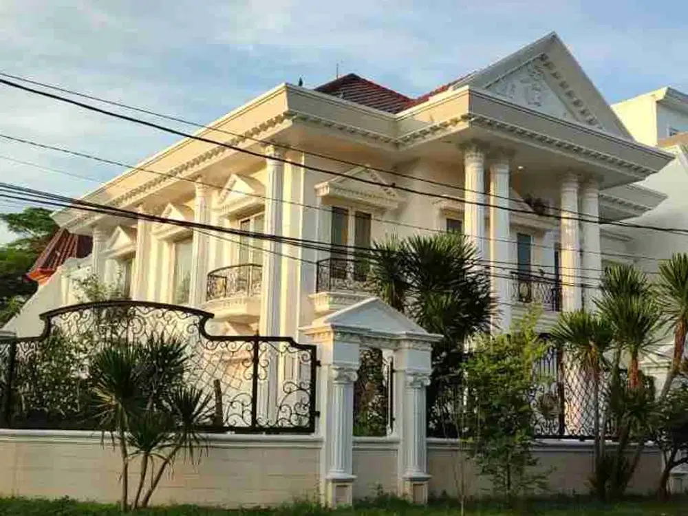 Dijual Rumah Mewah di Jalan Gayungsari Barat Surabaya