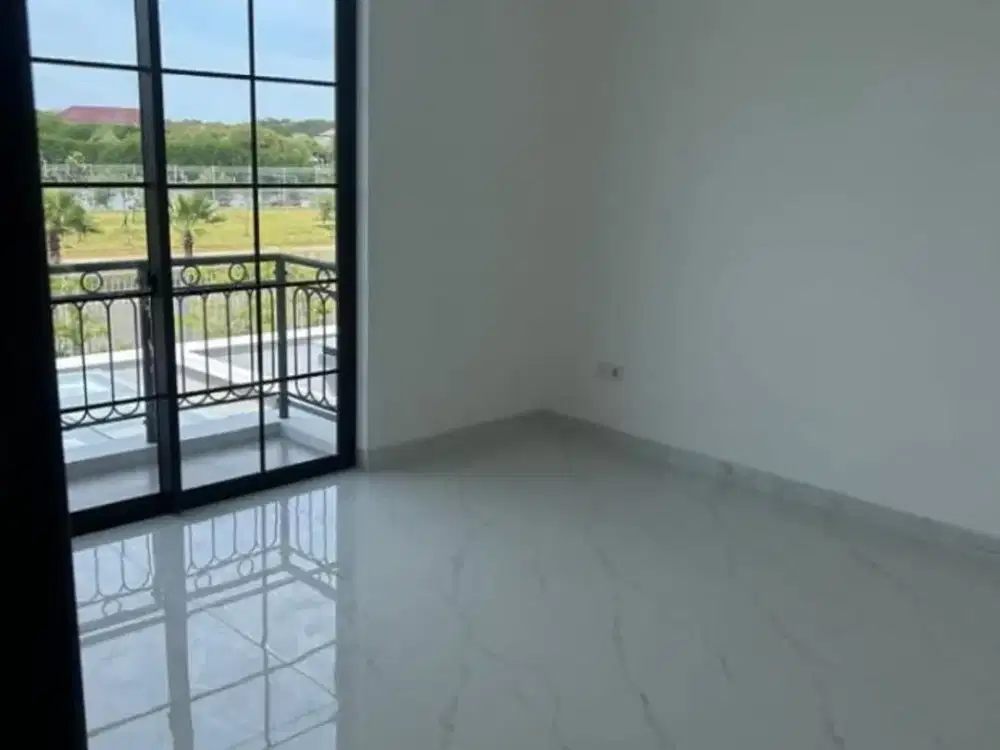 sewa rumah villa pasir putih PIK 2 uk 10x20m kosongan